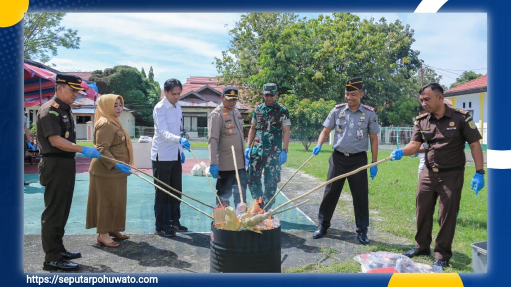 Barang Bukti Narkotika hingga Senjata Tajam Dimusnahkan Kejari Pohuwato