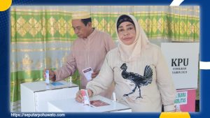 Coblos di TPS 01 Popayato, Wabup Suharsi Igirisa Ajak Warga Pilih Pemimpin Terbaik