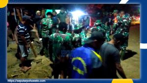 Banjir Rendam Paguat Dengilo, Dandim 1313 Pohuwato Bersama Tim Gabungan Bantu Evakuasi Warga