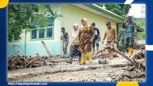 Wabup Suharsi Igirisa Tinjau Titik Banjir dan Dapur Umum BPBD