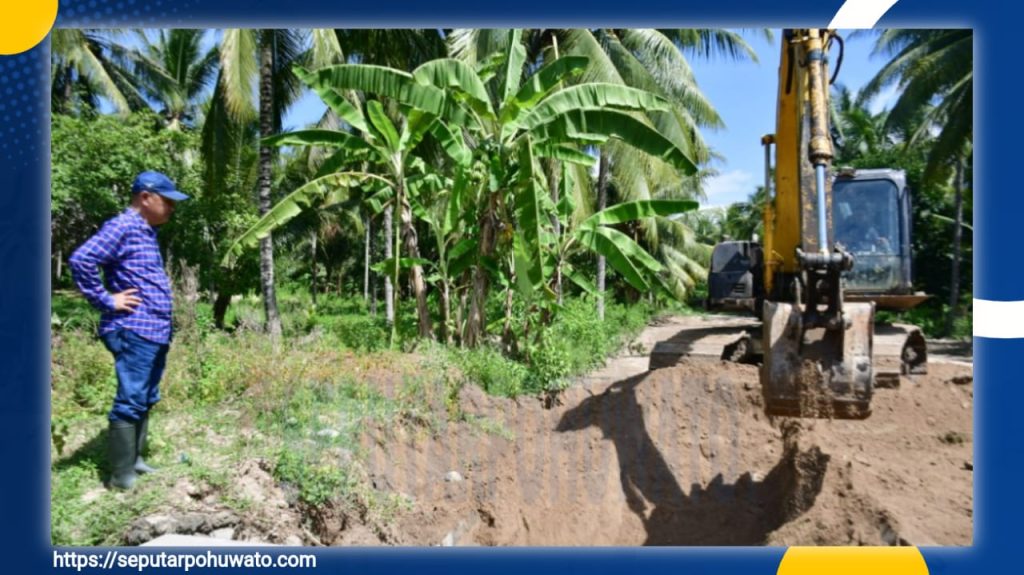 Drainase dan Jembatan Tersumbat, Bupati Saipul Mbuinga Kerahkan Tim Pengerukan dan Alat Berat