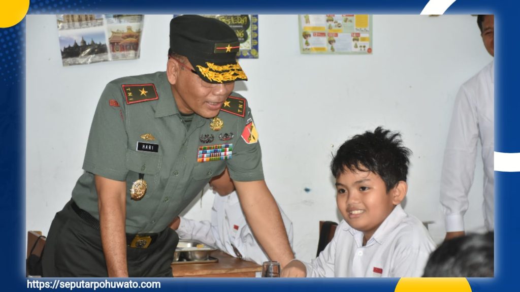 TNI Dukung Program Makan Bergizi Gratis di Gorontalo, 3.000 Porsi Disalurkan ke Sekolah