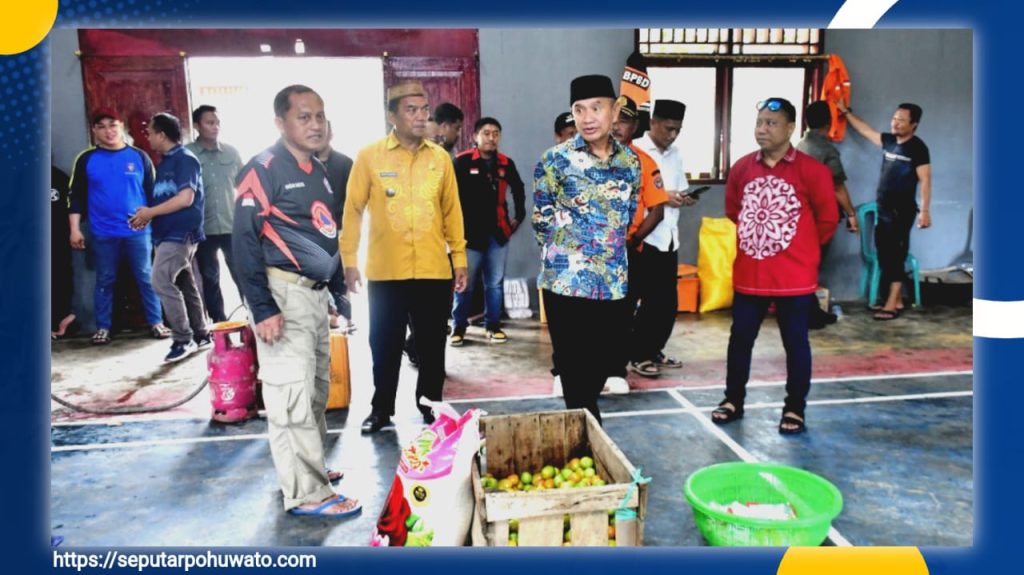 Pastikan Kebutuhan Warga Terdampak Banjir Popayato, Bupati Saipul Tinjau Operasional Dapur Umum