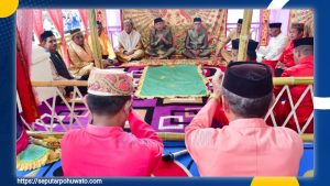 Sakral! Bupati Saipul Mbuinga dan Wabup Iwan S. Adam Diterima Secara Adat di Popayato Timur