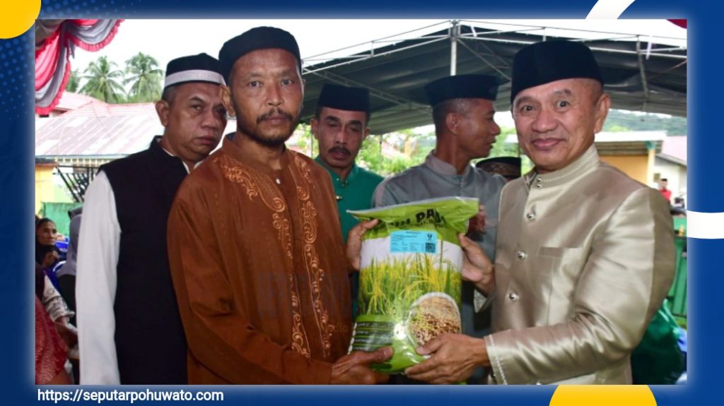 Bupati Saipul Mbuinga Bagikan Bantuan Ramadan dan Benih Padi untuk Warga Taluditi