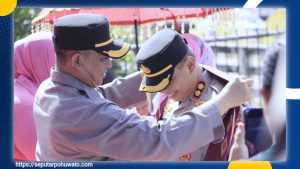 Pedang Pora dan Adat Mopotilolo Warnai Penyambutan AKBP Busroni di Polres Pohuwato