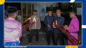 Bersama Pemangku Adat, Wabup Iwan Adam Rayakan Tumbilotohe dengan Khidmat
