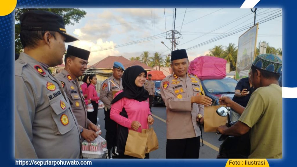Di Randangan, Kapolres AKBP Busroni dan Bhayangkari Pohuwato Bagikan 170 Paket Takjil dan Gelar Buka Puasa Bersama