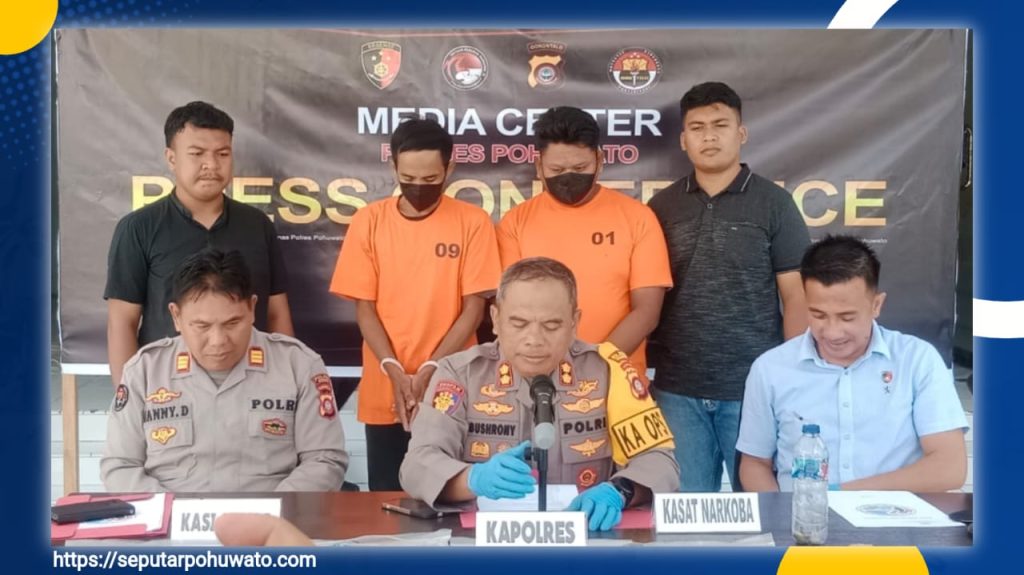 Dua Pelaku Narkoba Diciduk Satresnarkoba Polres Pohuwato, Satu Barang Disembunyikan di Sandal, Satu Lagi di Truk