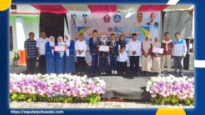 Syaiful Hunta Apresiasi SMP IT Al Izzah Buntulia, Juara LCC Museum Pohuwato 2025, Siap Tampil di Tingkat Provinsi