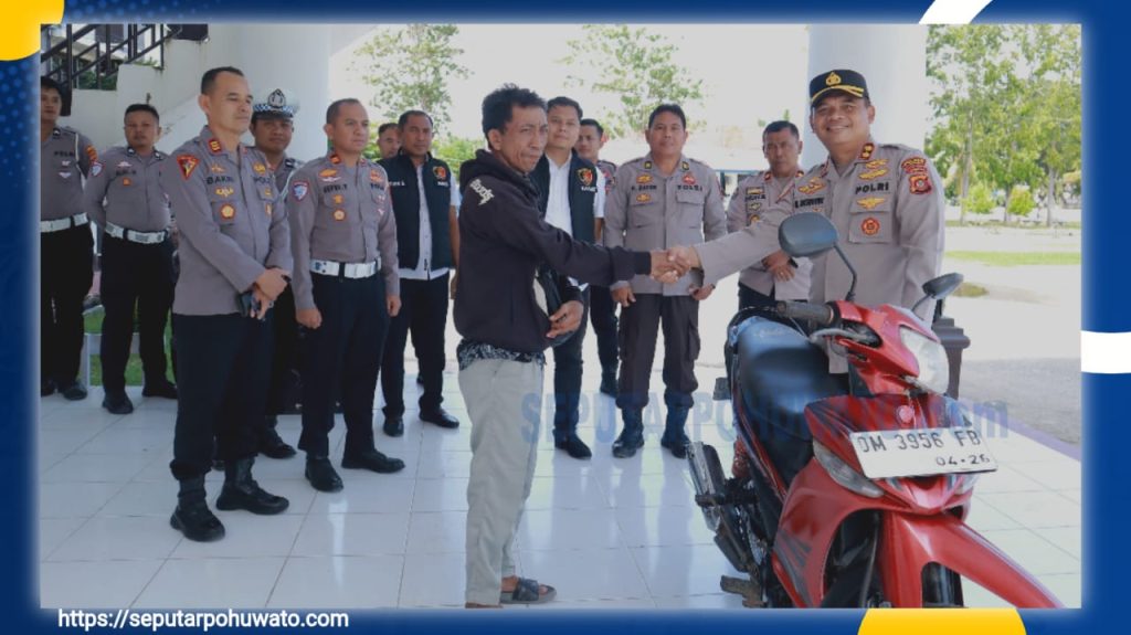 Bukti Polri untuk Masyarakat, Kapolres AKBP Busroni Bantu Korban Premanisme Dambalo dengan Sepeda Motor