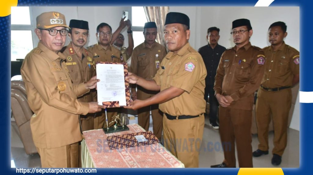 Bupati Saipul Mbuinga Tunjuk Burhan Inaku Moputi sebagai Plt Camat Duhiadaa yang Baru