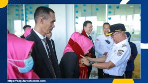 Hadiri Yudisium Angkatan III Fisip Unipo, Wabup Iwan Adam Dorong Kampus Kembangkan Program S2 dan S3