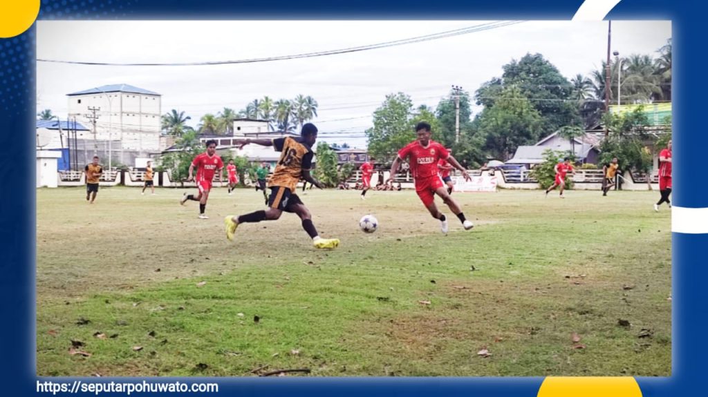 Kodim 1313 dan Polres Pohuwato Tunjukkan Soliditas Lewat Pertandingan Sepak Bola Persahabatan