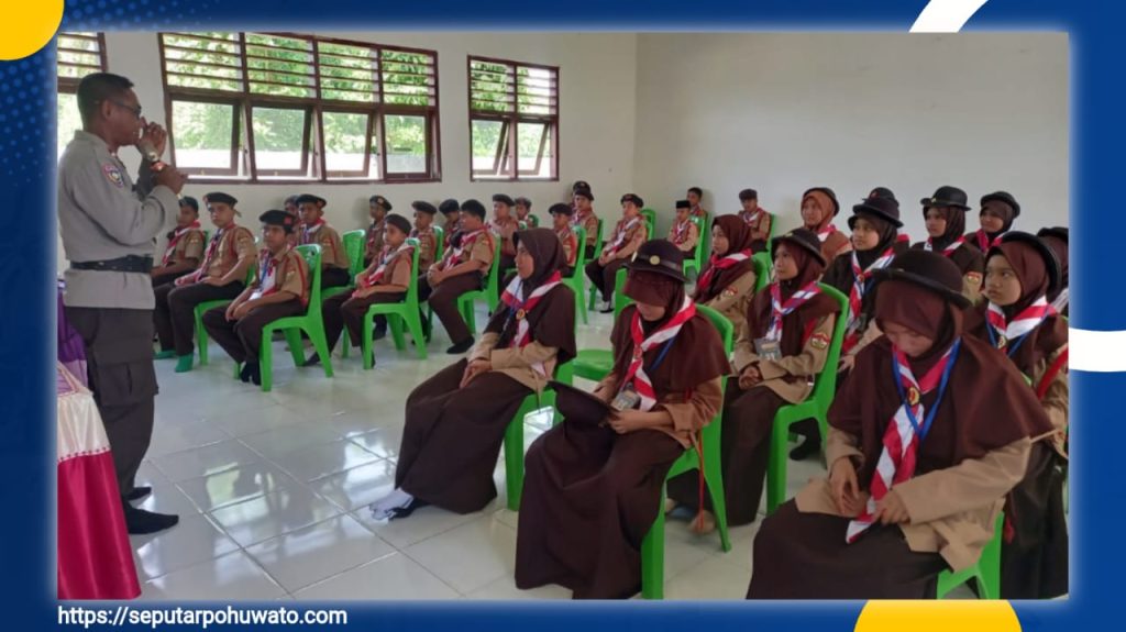 Satbinmas Polres Pohuwato Edukasi Siswa SMP IT Al Izzah Soal Keamanan Sekolah