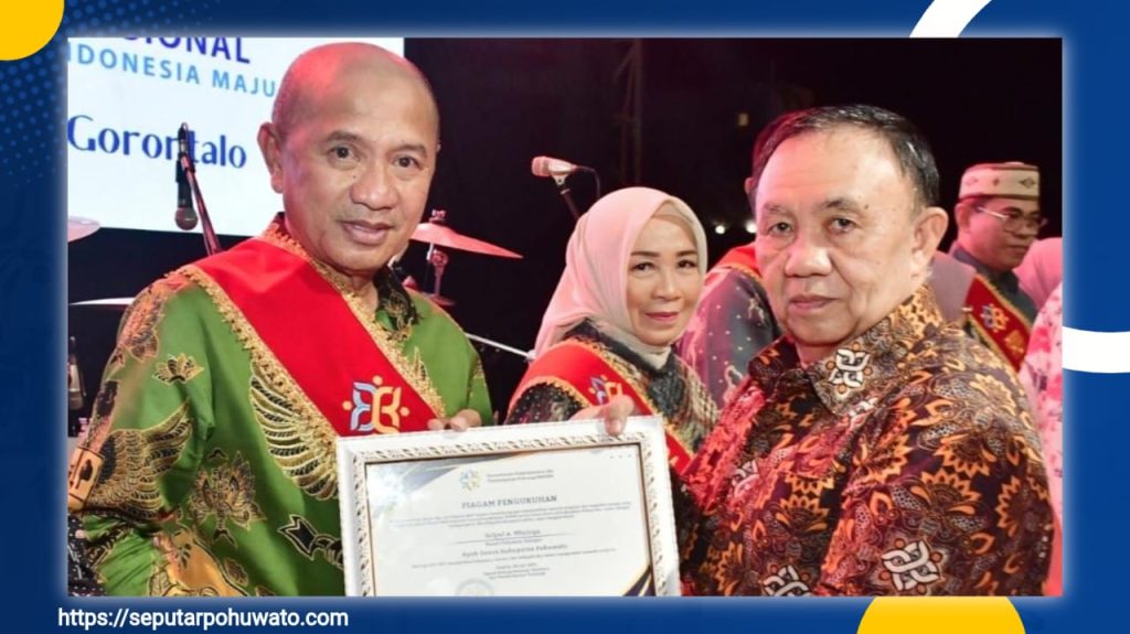 Puncak Harganas 2025 di Gorontalo, Bupati Pohuwato Terima Selempang Ayah GenRe