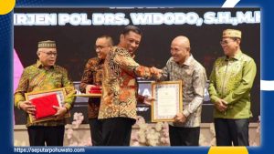 Kenal Pamit Kapolda Gorontalo, Bupati Saipul Terima Piagam Penghargaan dari Irjen Pol Raden Eko Wahyu Prasetyo