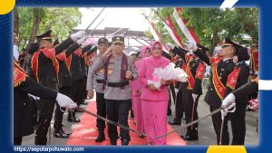 Pedang Pora Warnai Penyambutan Kapolda Baru Gorontalo, Irjen Pol Widodo