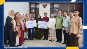 Ahli Waris Cleaning Service dan Penjual Ikan di Pohuwato Terima Santunan BPJS Ketenagakerjaan