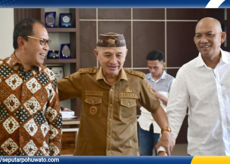 Silaturahmi dan diskusi investasi, Bupati Saipul Mbuinga bersama Wabup Iwan Adam sambut hangat kunjungan Danny Pomanto di Pohuwato, Selasa (30/09/2025)