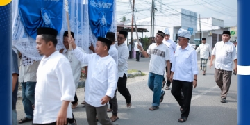 Foto: Suasana haru prosesi pelepasan jenazah Toni Dj. Mopangga di Desa Buntulia Utara, Jumat (10/10/2025).