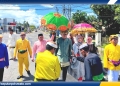 Foto: Ikbal Mbuinga bersama Istri saat menjalani prosesi adat Modepito dengan iringan syair adat menuju kediaman pribadi, Minggu (12/10/2025).