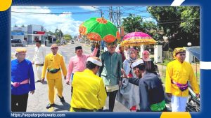 Pamitan Secara Adat! Ikbal Mbuinga dan Istri Jalani Modepito Usai Menyelesaikan Masa Jabatan Camat Paguat