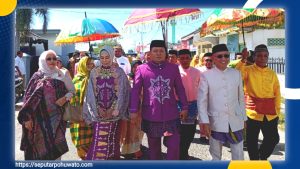 Andri A.R. Pakilie Jalani Prosesi Adat Moloopu, Resmi Diterima sebagai Camat Paguat