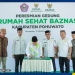 Kepala Baznas RI KH. Ahmad Sudrajat bersama Wakil Bupati Pohuwato Iwan S. Adam, Anggota DPD RI Syarif Mbuinga, dan Forkopimda saat menandatangani prasasti peresmian Rumah Sehat Baznas Pohuwato di Desa Marisa Selatan, Rabu (15/10/2025). (Dok.One)