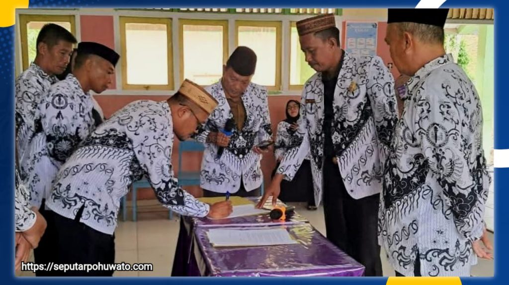 Yulan Ibrahim Legowo Serahkan Tongkat Estafet, Marwan Mohune Resmi Nahkodai PGRI Popayato Barat