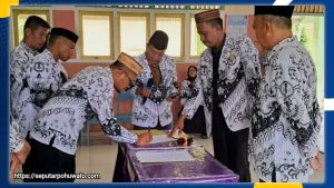 Yulan Ibrahim Legowo Serahkan Tongkat Estafet, Marwan Mohune Resmi Nahkodai PGRI Popayato Barat