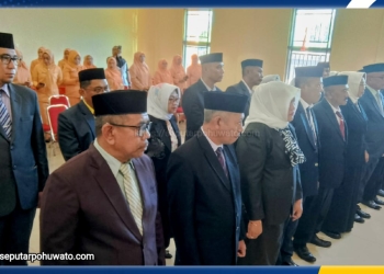 Prosesi Pelantikan dan Pengambilan Sumpah Jabatan 22 Pimpinan Tinggi Pratama Pohuwato, di Ruang Rapat Gunung Pani, Selasa (11/11/2025)