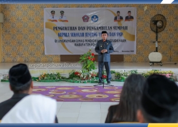 Wakil Bupati Pohuwato Iwan S Adam, saat memberikan sambutan pada acara pengukuhan dan pengambilan sumpah 25 Kepala Sekolah jenjang TK, SD, dan SMP di lingkungan Dinas Pendidikan dan Kebudayaan Pohuwato, Selasa (25/11/2025).