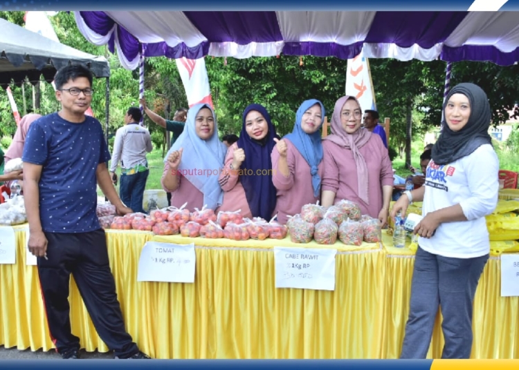 Gerakan Pangan Murah oleh Dinas Pangan Pohuwato, di Bundaran Panua Pohuwato, Minggu (14/12/2025)