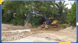 Tingkatkan Infrastruktur, Pani Gold Mine Perbaiki Jalan dan Pasang Gorong-Gorong di Desa Hulawa