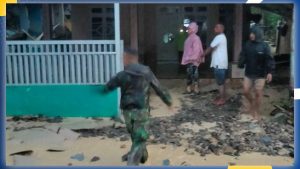 Hujan Deras Picu Banjir di Hulawa, Kodim 1313/Pohuwato Turun Tangan Bantu Warga