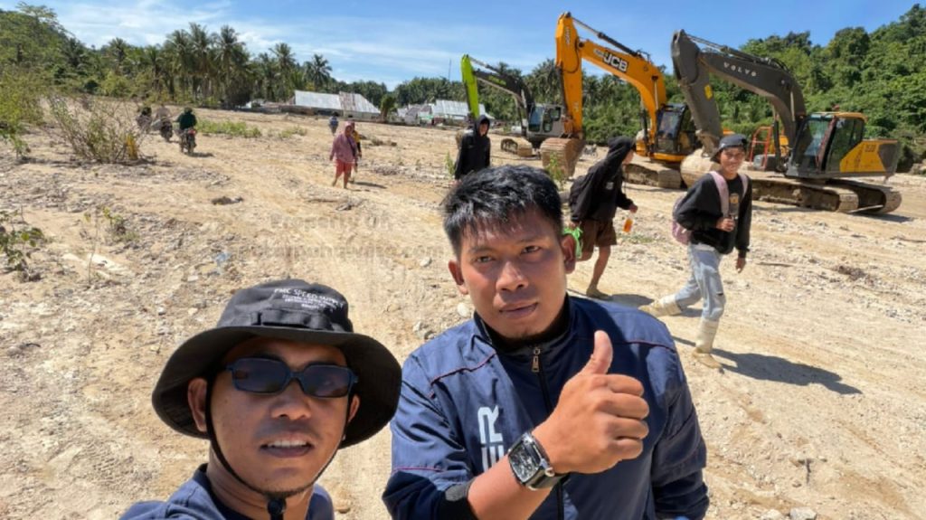 Cegah Banjir Susulan, YR Team Inisiatif Lakukan Normalisasi Sungai Desa Hulawa
