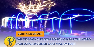 Salah satu lapak kuliner pedagang di wisata pantai pohon cinta, Minggu (25/01/2026) malam. Foto: Dok.Tim