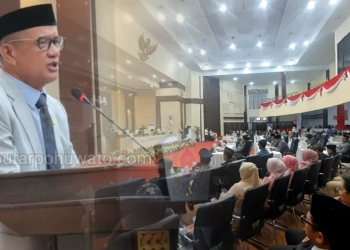 Anggota DPD RI Dapil Gorontalo Syarif Mbuinga, saat menghadiri rapat paripurna HUT ke-23 Kabupaten Pohuwato, Rabu (25/02/2026). Dok. AH
