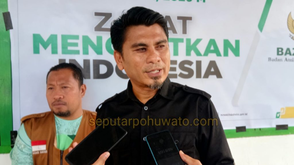 Tak Hanya Duafa, Guru Pesantren hingga Petugas Kebersihan Dapat Paket Ramadan dari Baznas Pohuwato