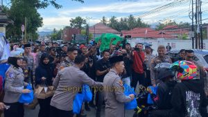 Aksi Humanis Kapolda Gorontalo di Bulan Ramadan, Pengendara Motor hingga Mobil Kebagian Takjil