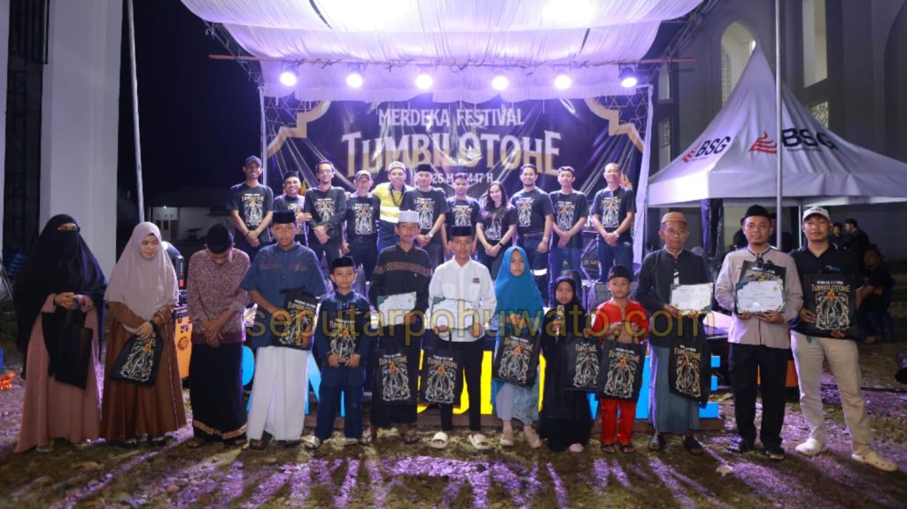 Tambang Emas Pani Dukung Penuh Forum Karyawan Lokal Lestarikan Tradisi Ramadan Tumbilotohe