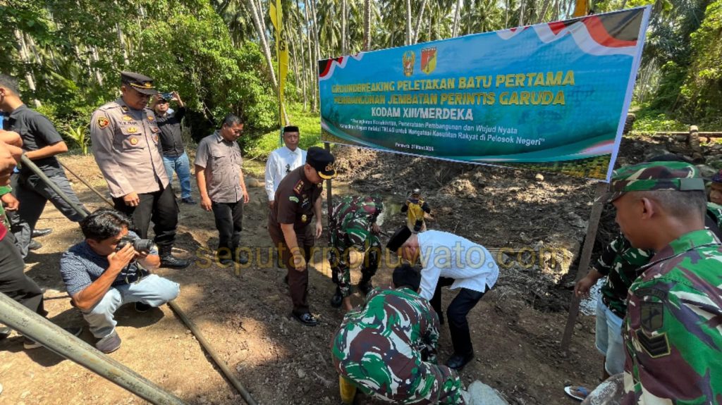 Dulu Pakai Batang Kelapa, Kini Jembatan Penghubung Dua Dusun di Lemito Mulai Dikerjakan