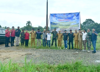Bupati Pohuwato, Saipul A. Mbuinga, ketika meninjau lokasi pembangunan Batalyon Infantri Teritorial Pembangunan (Yonif TP) di Kecamatan Popayato Barat, Selasa (05/05/2026).