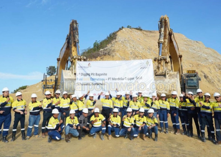 Digging Pit Baganite Pani Gold Operations. (Sumber Foto: PT Merdeka Cooper Gold)