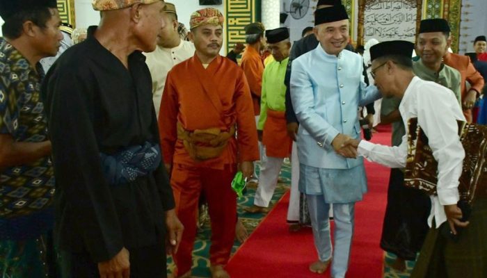 Bupati Saipul dan Wabup Iwan Salat Iduladha Bersama Ribuan Jemaah di Masjid Agung Baiturrahim Pohuwato
