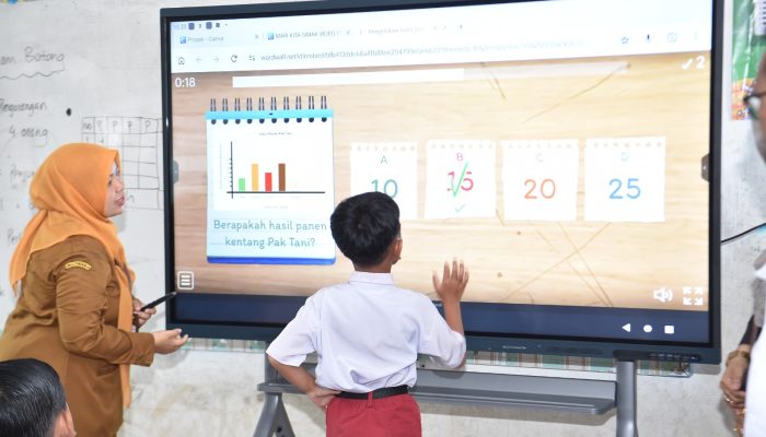 Memangkas Kesenjangan, Kemendikdasmen Perkuat Pembelajaran Digital di Teluk Bintuni