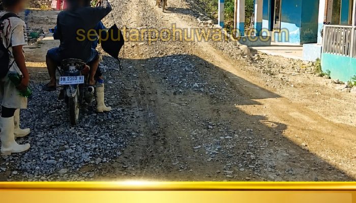 Jalan Depan Rumah Dijadikan Akses ke Lokasi PETI, Diduga Ada ‘Tarif Masuk’, Warga Hulawa: Sehari Hampir Rp2 Juta