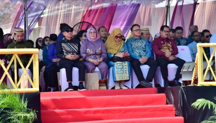 Bersama Ketua Dekranasda, Bupati Saipul Saksikan Semarak Gorontalo Karnaval Karawo 2026